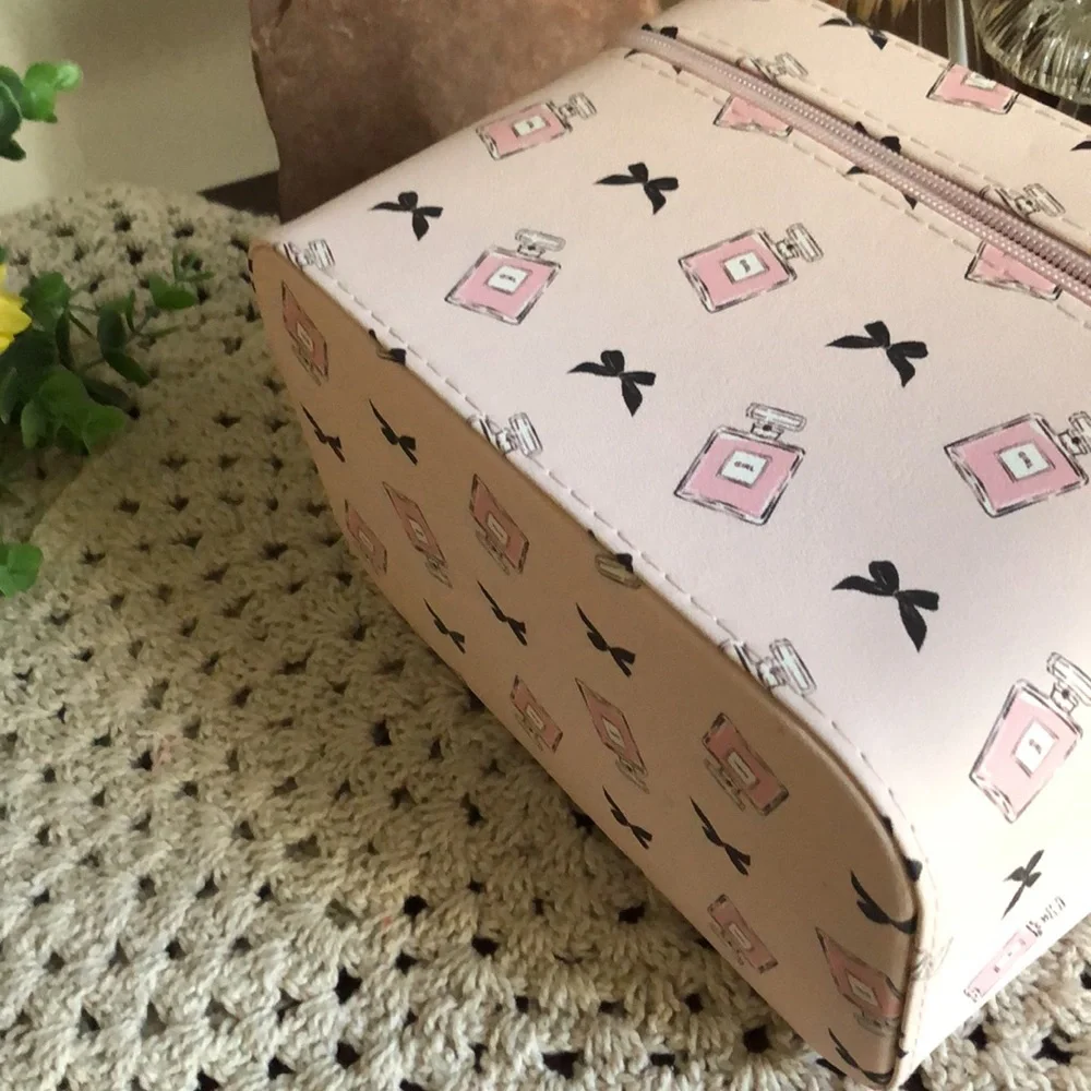 Blush Crush BOWS & PERFUME Hard Train Make Up Cosmetic Travel Case